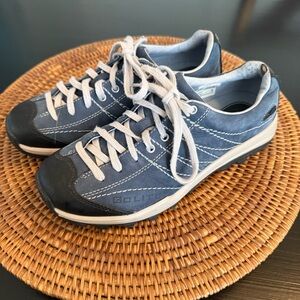 GoLite Footwear Lime Lite Hiking Trail Shoes Women’s Sz 7.5 Blue Leather Pawpad